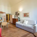 - A 7 Minuti A Piedi Dal Teatro Ariston Apartment *