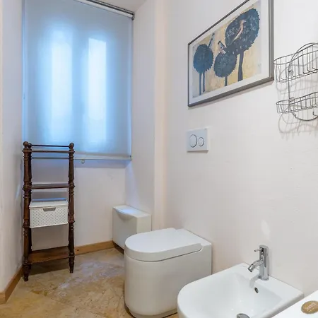 - A 7 Minuti A Piedi Dal Teatro Ariston Apartment