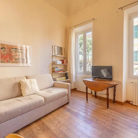 - A 7 Minuti A Piedi Dal Teatro Ariston Apartment *